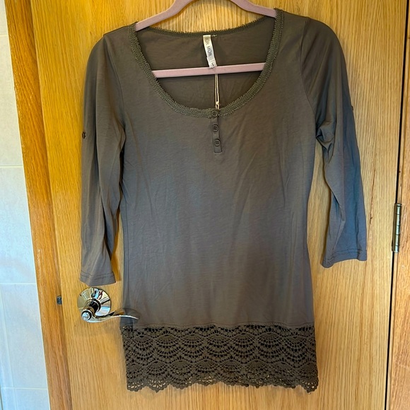 MUR MUR TOP NWT - Picture 1 of 8